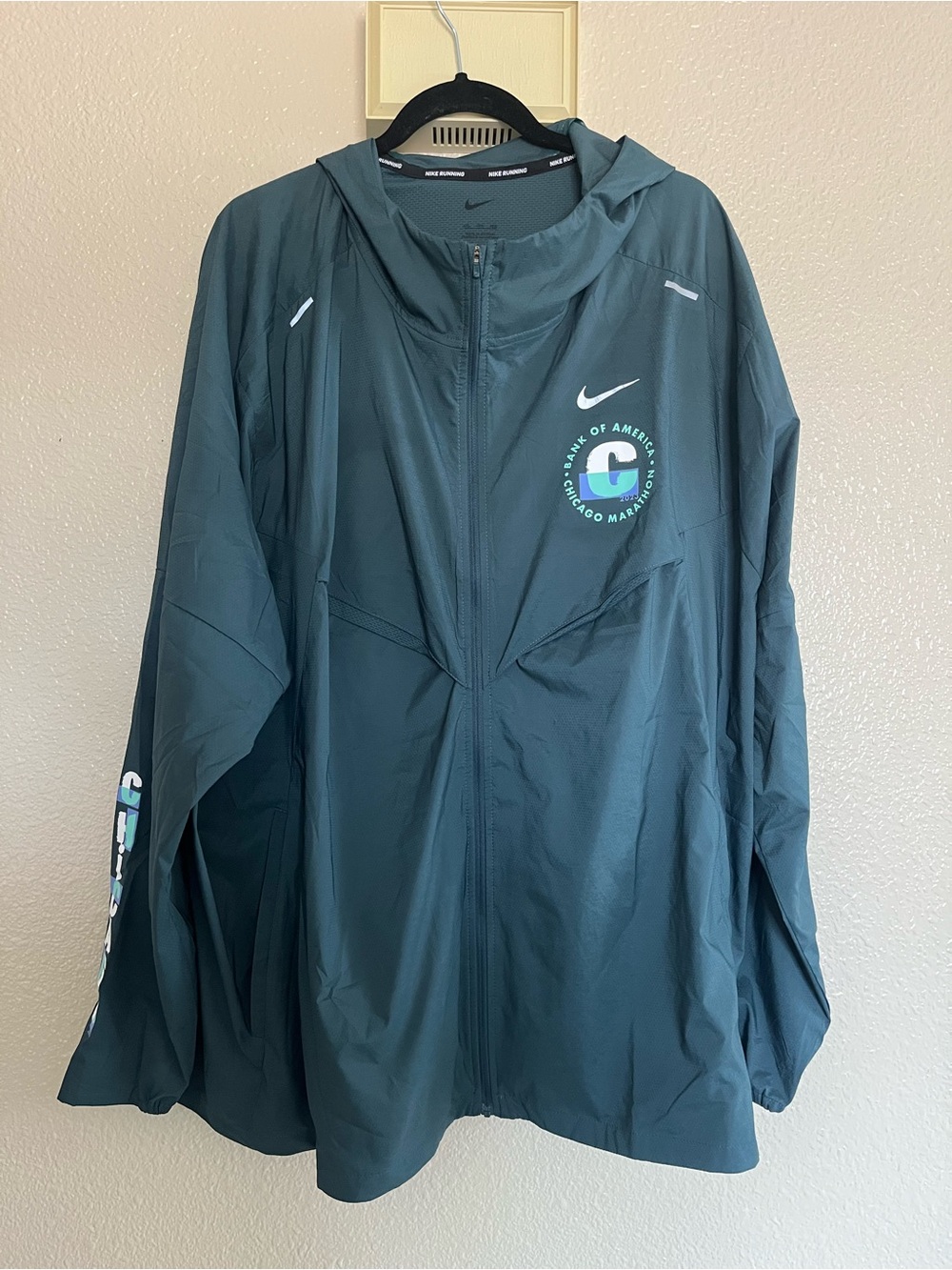 Nike Chicago marathon windbreaker